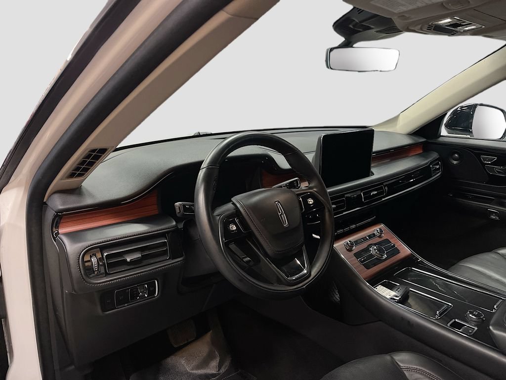 Used 2024 Lincoln Aviator Reserve AWD/4WD image 9