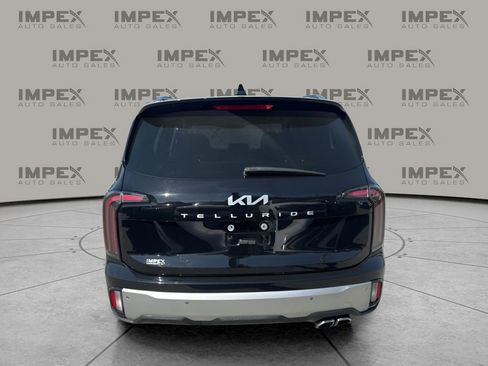 Used 2023 Kia Telluride EX image 4