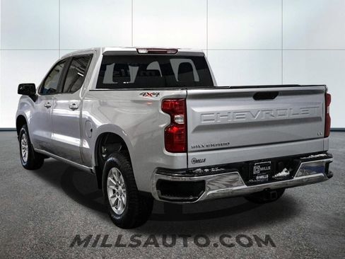 Used 2022 Chevrolet Silverado 1500 LT AWD/4WD image 6