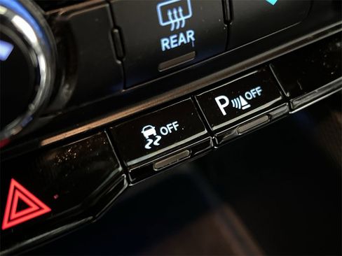 Used 2024 Dodge Durango GT image 34