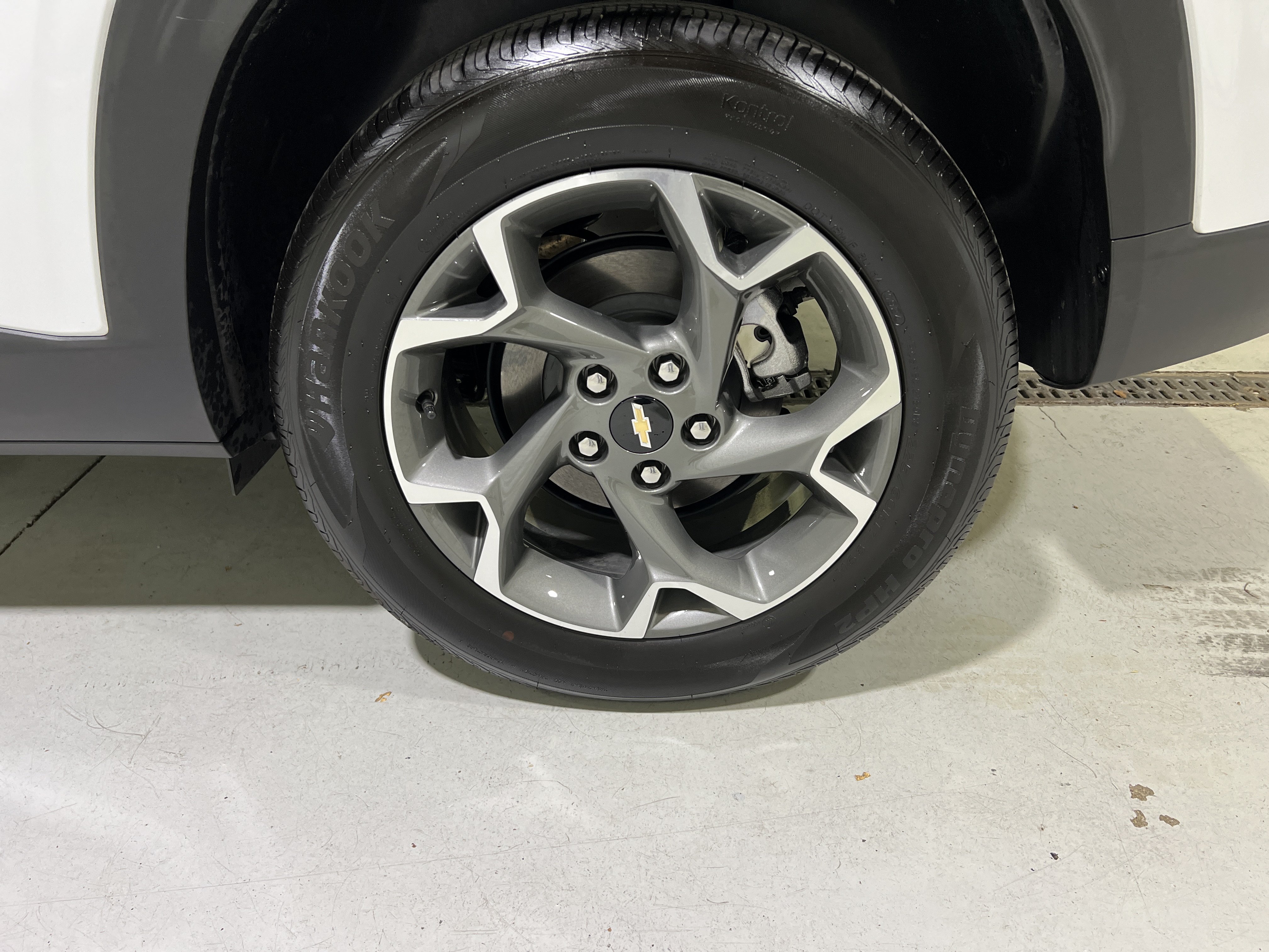 Certified 2025 Chevrolet Trax LT w/ Driver Confidence Package FWD image 13