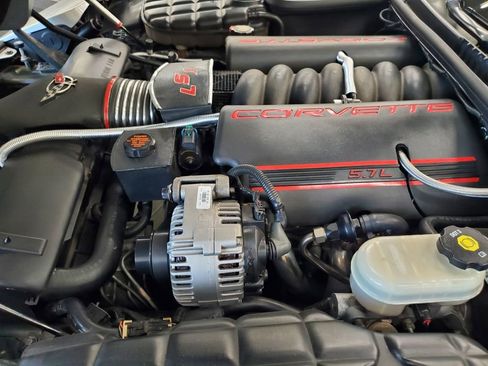 Used 2001 Chevrolet Corvette Convertible w/ Preferred Equipment Group2 RWD image 19