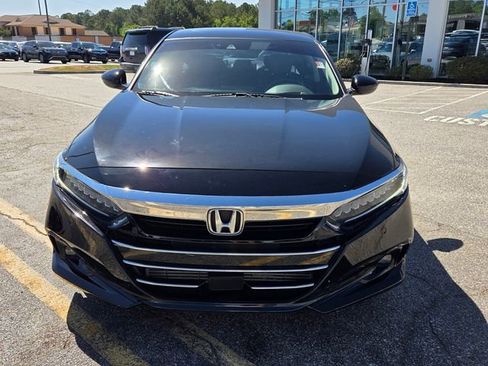 Used 2021 Honda Accord Touring image 2