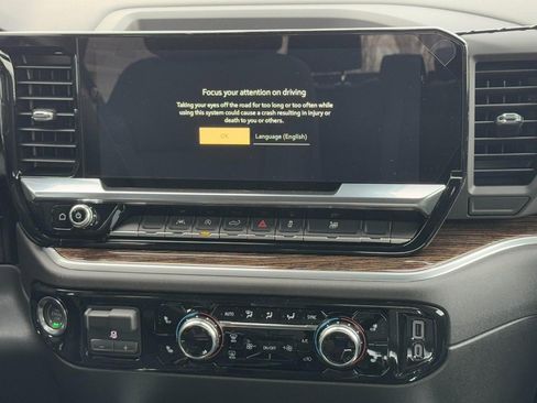 New 2026 GMC Sierra 1500 Elevation image 13