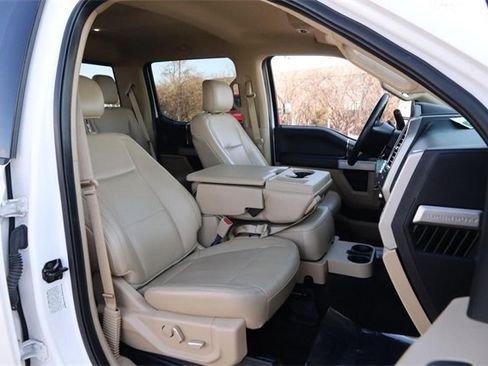 Used 2017 Ford F350 Lariat w/ Chrome Package image 24