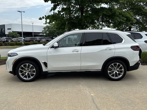 Used 2026 BMW X5 xDrive40i w/ Climate Comfort Package image 2