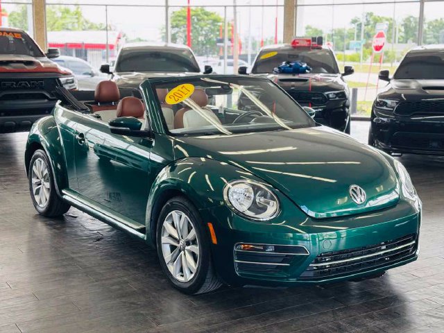 Used 2017 Volkswagen Beetle 1.8T SEL FWD image 1