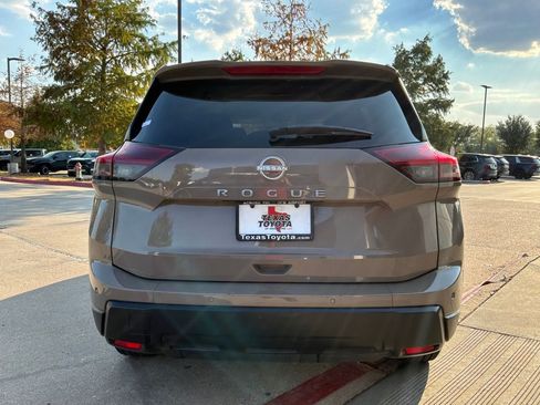 Used 2025 Nissan Rogue SV FWD image 7
