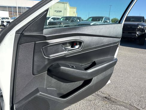Used 2025 Honda Accord SE image 19