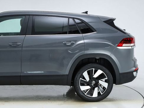 New 2026 Volkswagen Atlas Cross Sport SE image 42