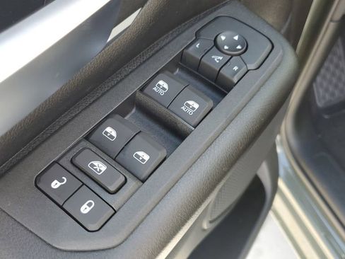 New 2026 RAM 1500 4x4 Crew Cab image 21