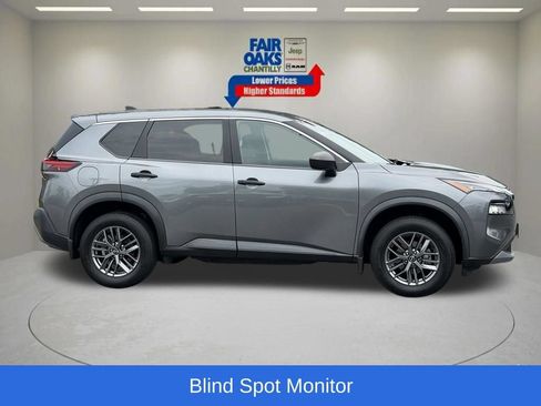 Used 2023 Nissan Rogue S AWD/4WD image 6