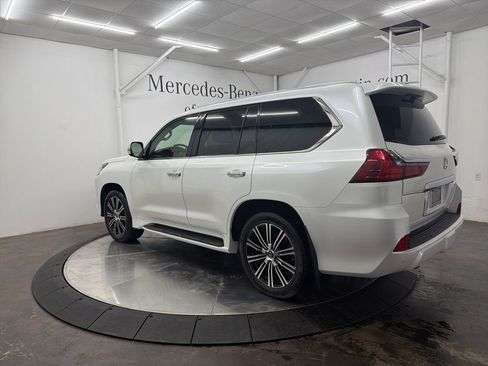 Used 2020 Lexus LX 570 4WD w/ Luxury Package image 5