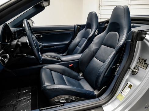 Used 2015 Porsche 911 Turbo S image 39