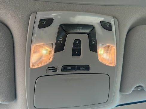 Used 2012 Toyota Sienna XLE w/ Entertainment Pkg image 22