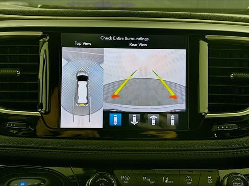 Used 2018 Chrysler Pacifica Limited FWD image 23