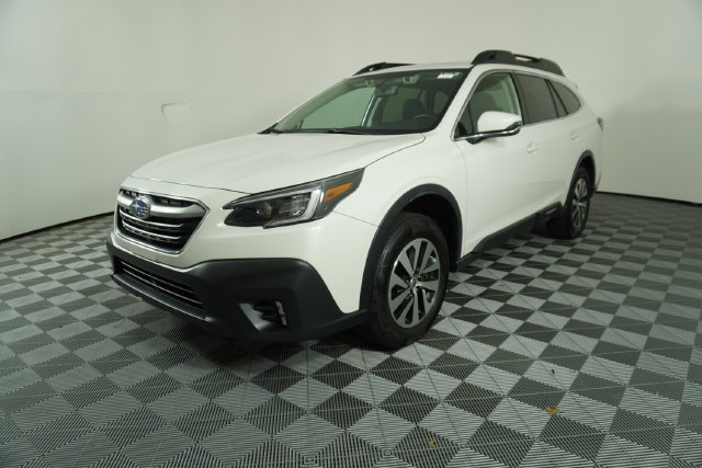 Used 2022 Subaru Outback Premium AWD/4WD image 3