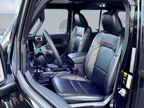 Used 2024 Jeep Wrangler Unlimited Rubicon image 11