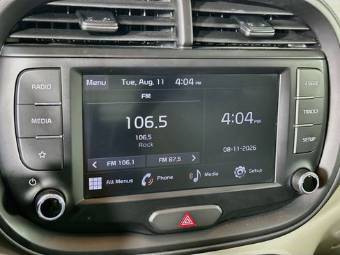 Used 2025 Kia Soul LX w/ LX Technology Package FWD image 21