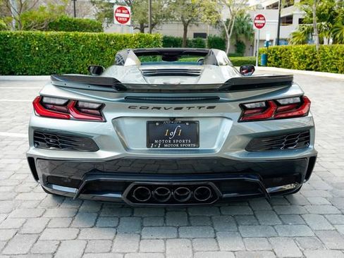 Used 2024 Chevrolet Corvette Z06 w/ Stealth Interior Trim Package RWD image 22