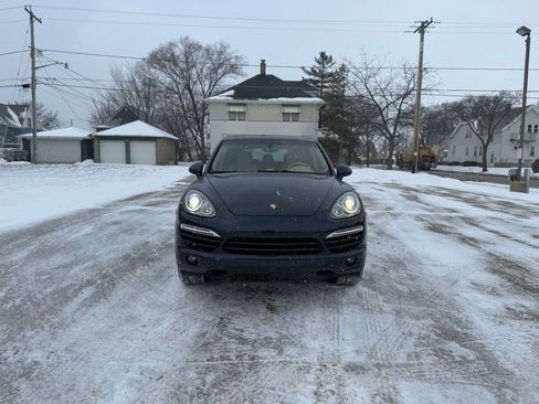 Used 2012 Porsche Cayenne S image 2