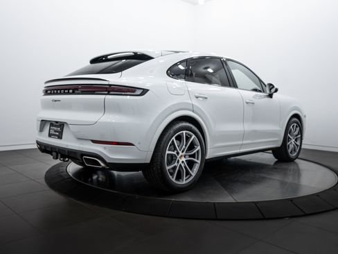 Certified 2025 Porsche Cayenne Coupe image 7