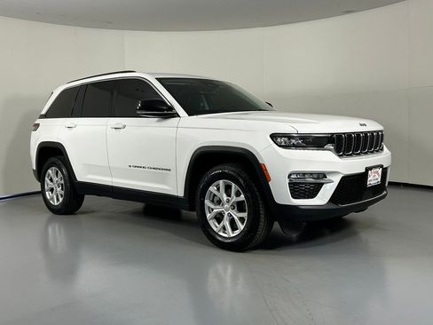 Used 2023 Jeep Grand Cherokee Limited AWD/4WD image 1