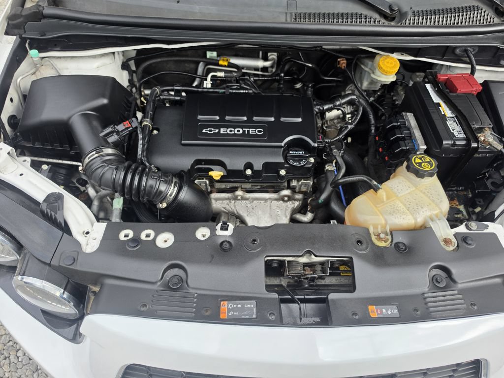 Used 2014 Chevrolet Sonic LTZ FWD image 10