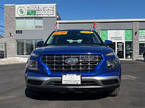 Used 2021 Hyundai Venue SEL image 2