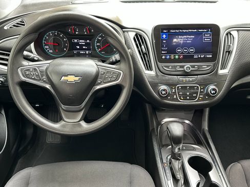 Used 2023 Chevrolet Malibu LT image 16