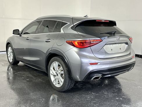 Used 2018 INFINITI QX30 image 9