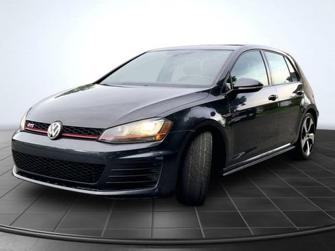 Used 2017 Volkswagen GTI SE FWD image 4