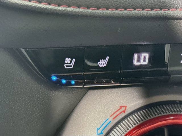 Used 2022 Chevrolet Blazer RS w/ Enhanced Convenience Package FWD image 21