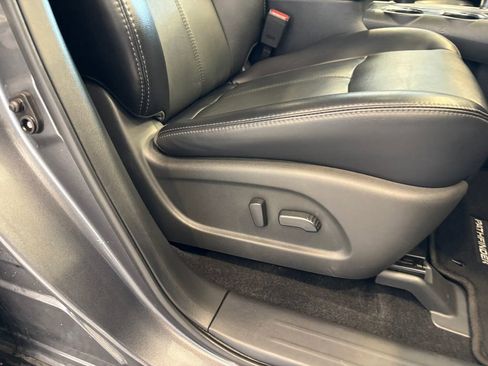 Used 2020 Nissan Pathfinder SL AWD/4WD image 23