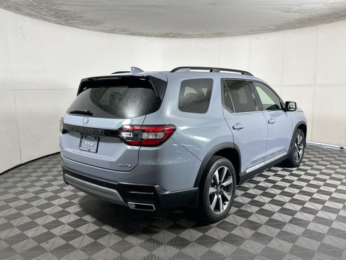 Used 2024 Honda Pilot Elite image 3