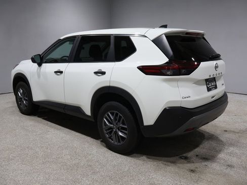 Used 2023 Nissan Rogue S image 4