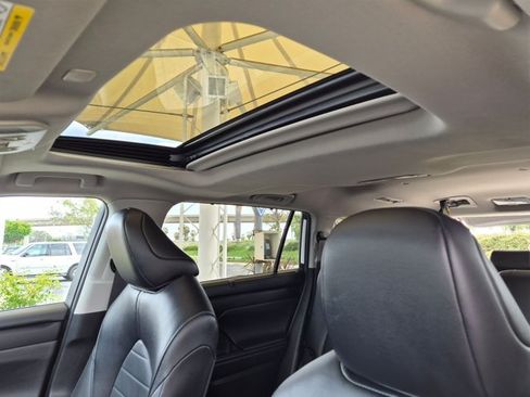 Used 2023 Toyota Highlander XLE FWD image 15