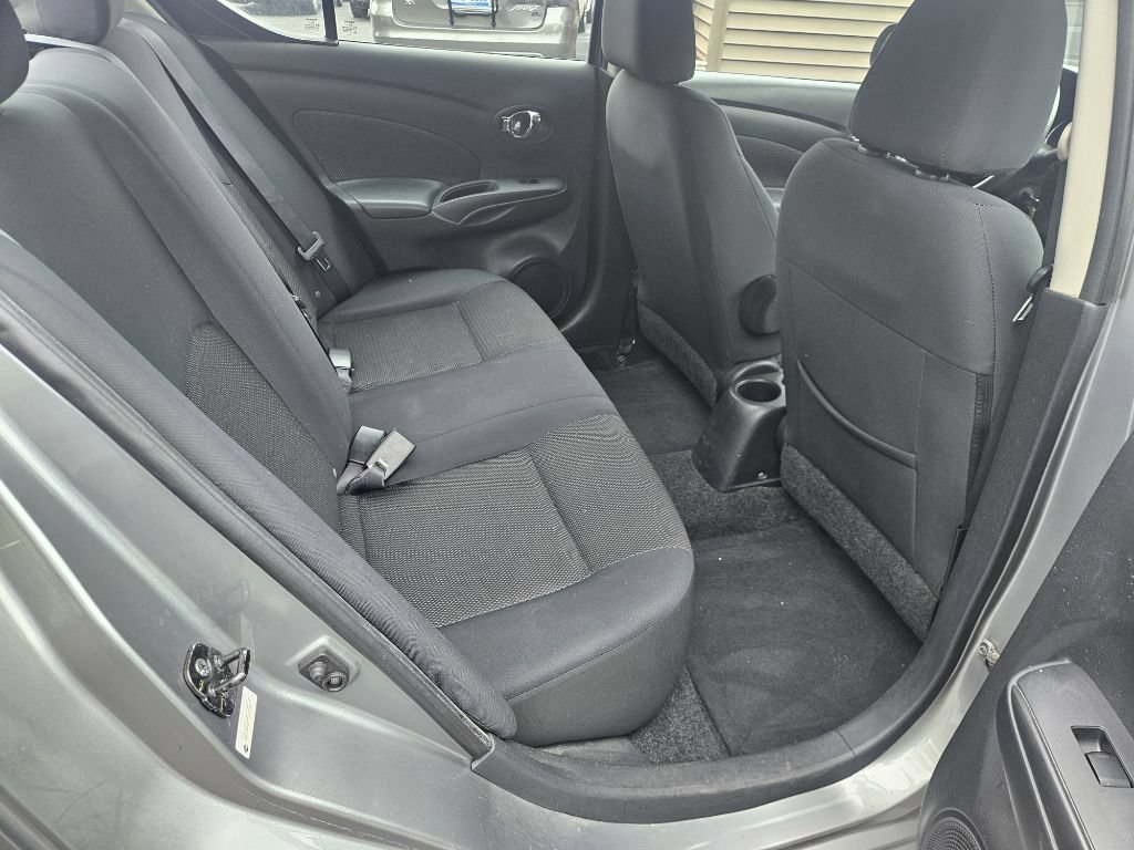 Used 2013 Nissan Versa SV FWD image 15