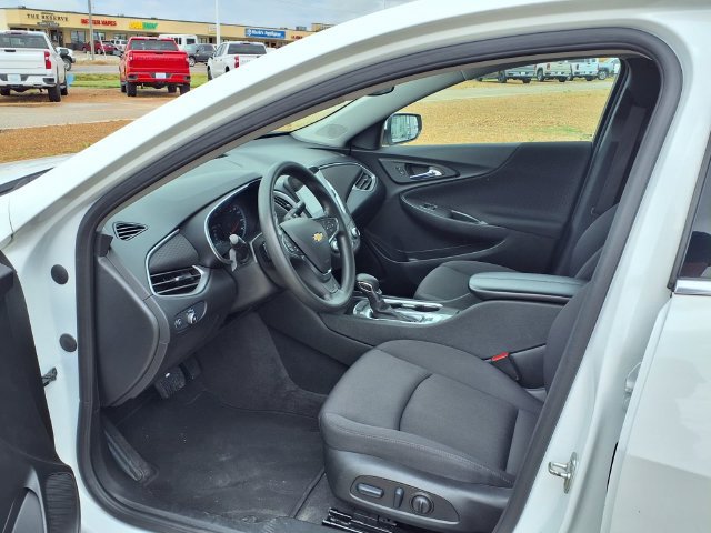 Used 2025 Chevrolet Malibu LT FWD image 17
