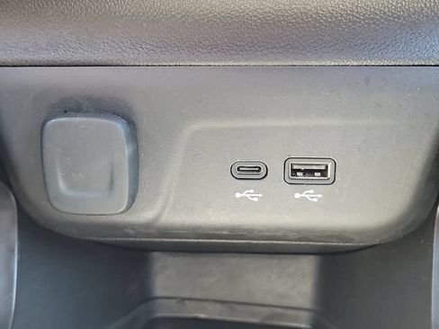 Certified 2025 Chevrolet TrailBlazer LT AWD/4WD image 31