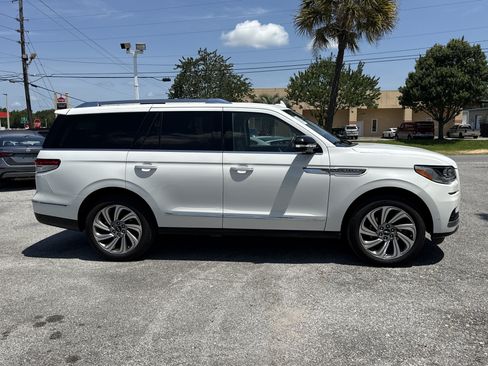Used 2022 Lincoln Navigator Reserve RWD image 6