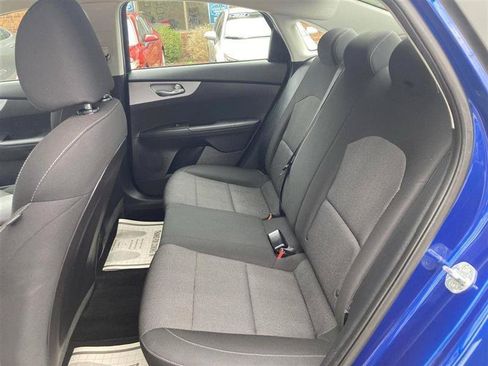 Used 2022 Kia Forte LXS w/ LXS Technology Package FWD image 10