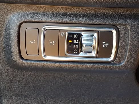 Certified 2024 Lincoln Corsair AWD w/ Equipment Group 101A image 17