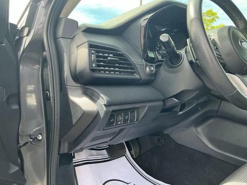 Used 2025 Subaru Outback Premium AWD/4WD image 29