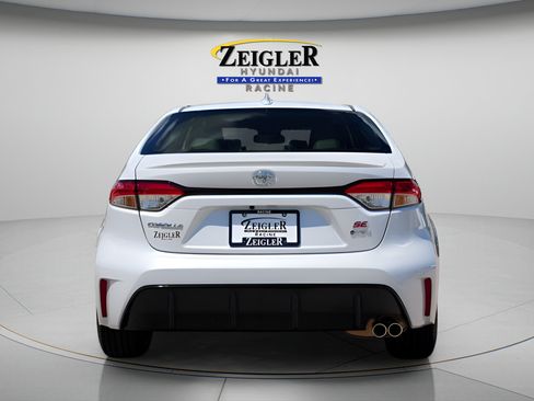 Used 2026 Toyota Corolla SE w/ SE Premium Package FWD image 6