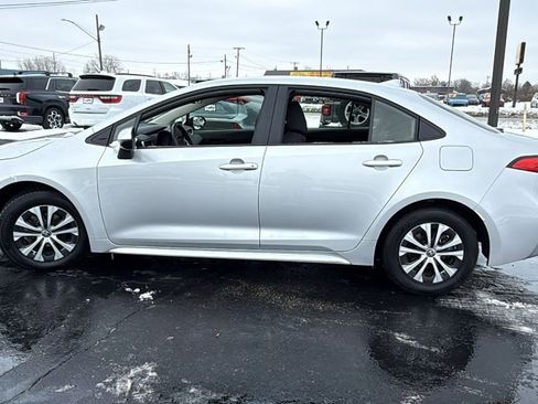 Certified 2022 Toyota Corolla LE image 4
