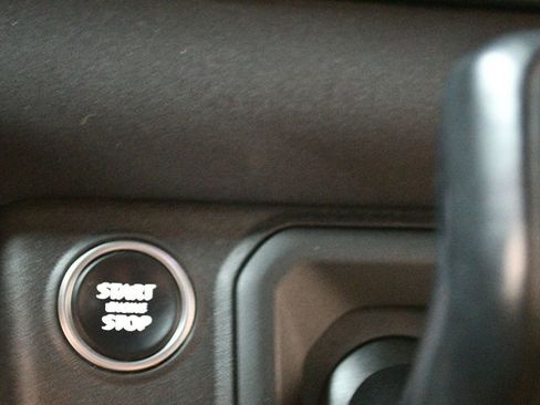 Used 2023 Land Rover Defender 110 X-Dynamic SE image 57