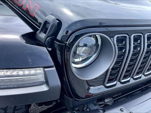 Used 2025 Jeep Wrangler Unlimited Rubicon AWD/4WD image 30