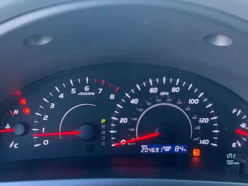 Used 2011 Toyota Camry LE FWD image 10