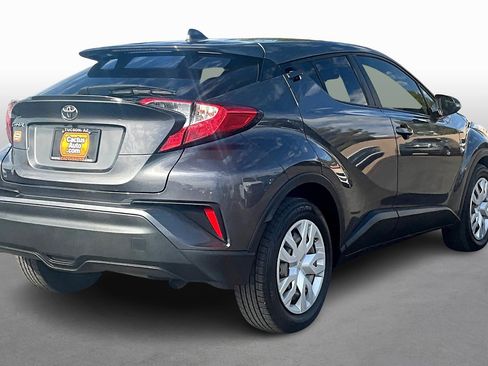 Used 2020 Toyota C-HR LE image 2